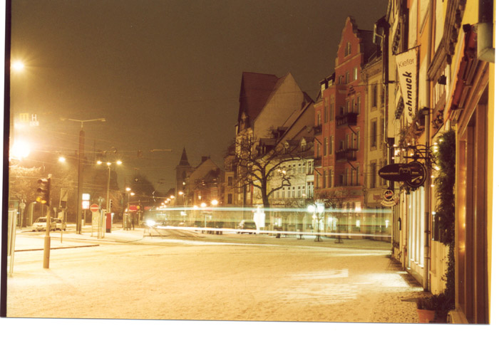 domplatzfassade mit straba