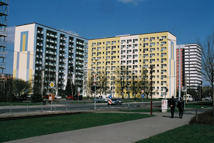 F1000015